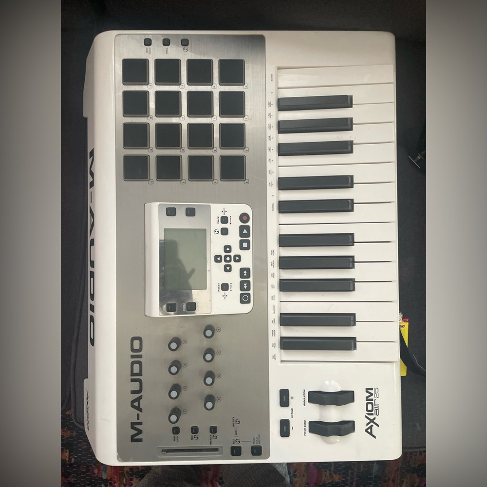 This is a m audio axiom do t need it much anymore